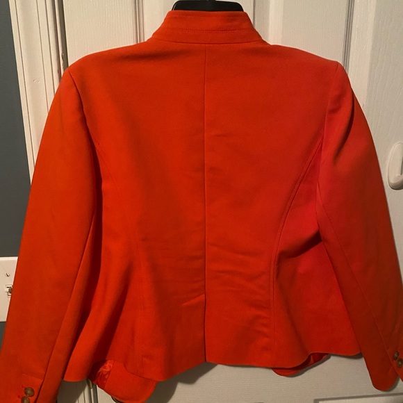 Ann Taylor Loft blazer. Size 8P - Picture 2 of 3